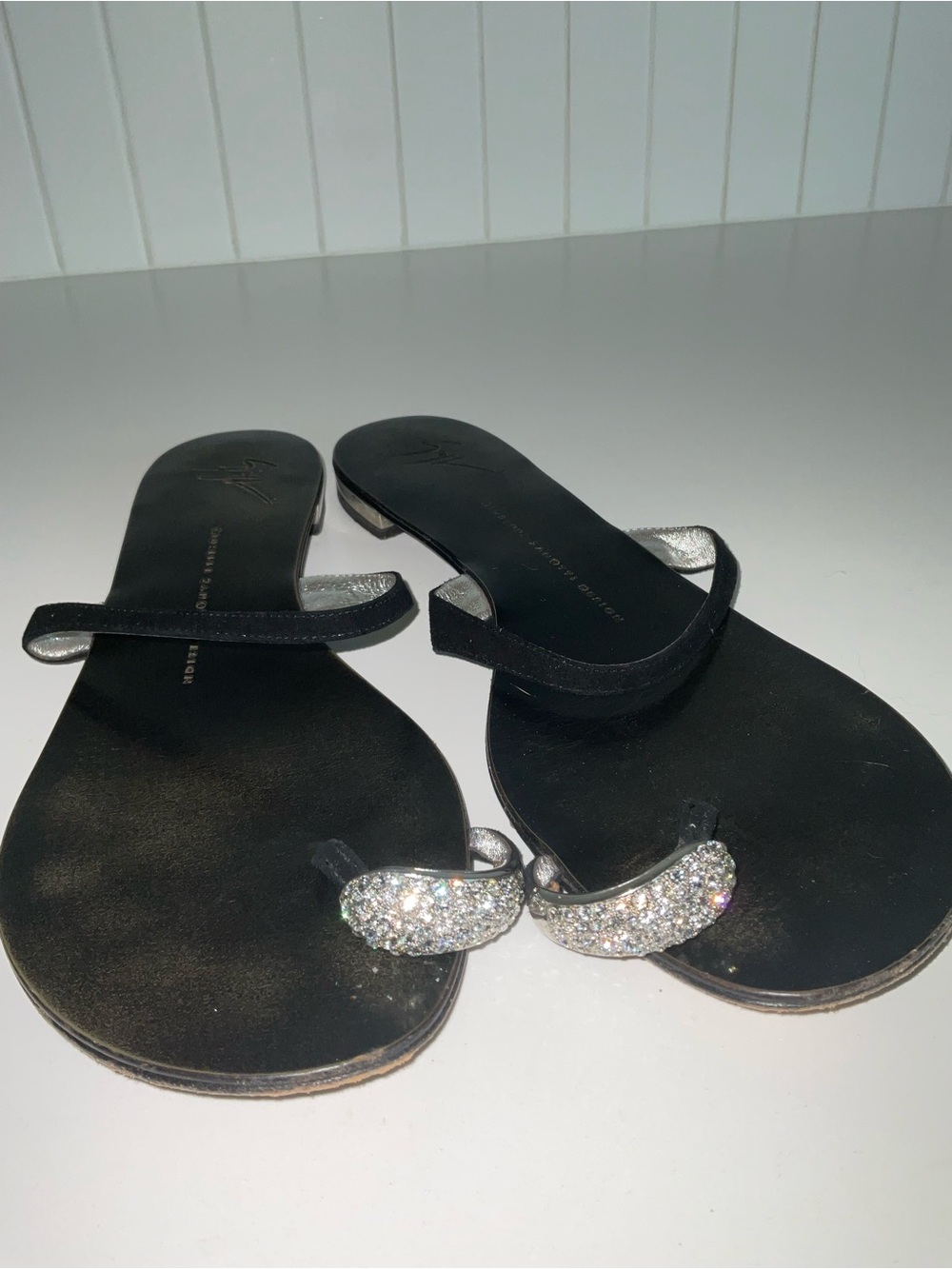Giuseppe Zanotti Black Patent Leather Crystal Toe-Ring Sandals - Picture 5 of 9